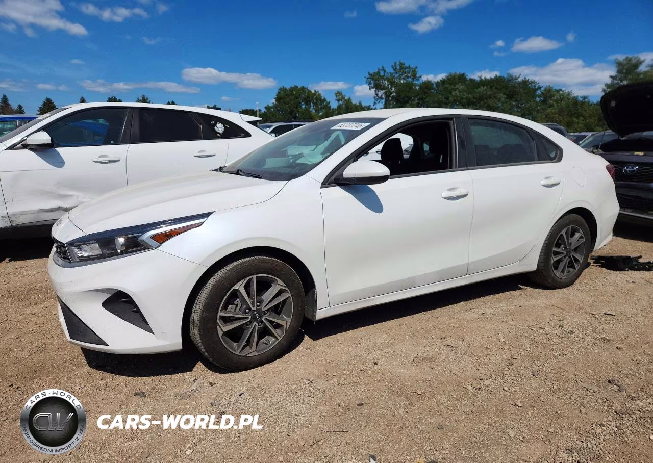 2024 Kia Forte Lxs – zdjęcie 1 z 13