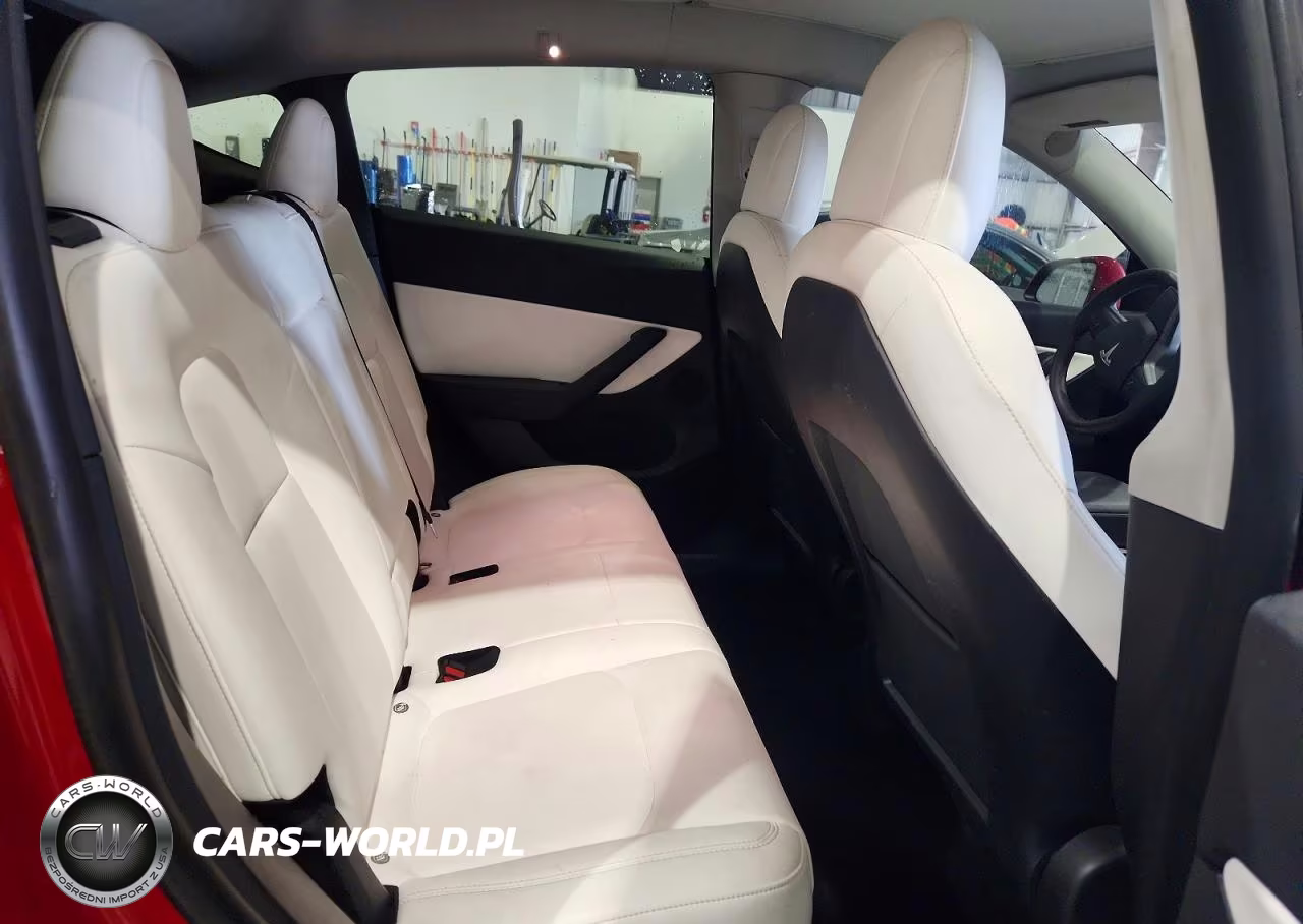 2021 Tesla Model Y VIN:5YJYGDEE9MF187207 - 10