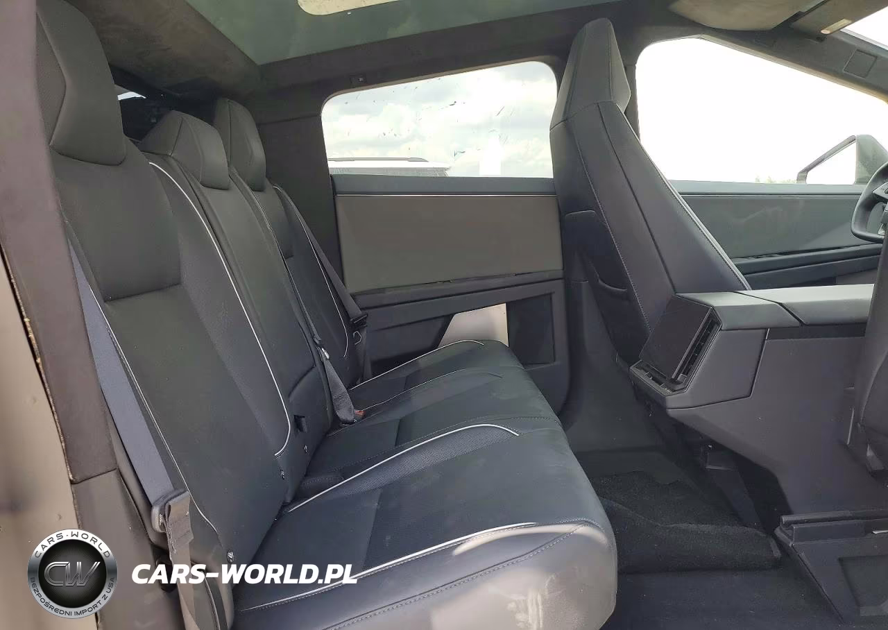 2025 Tesla Cybertruck VIN:7G2CEHED4SA079406 - 10
