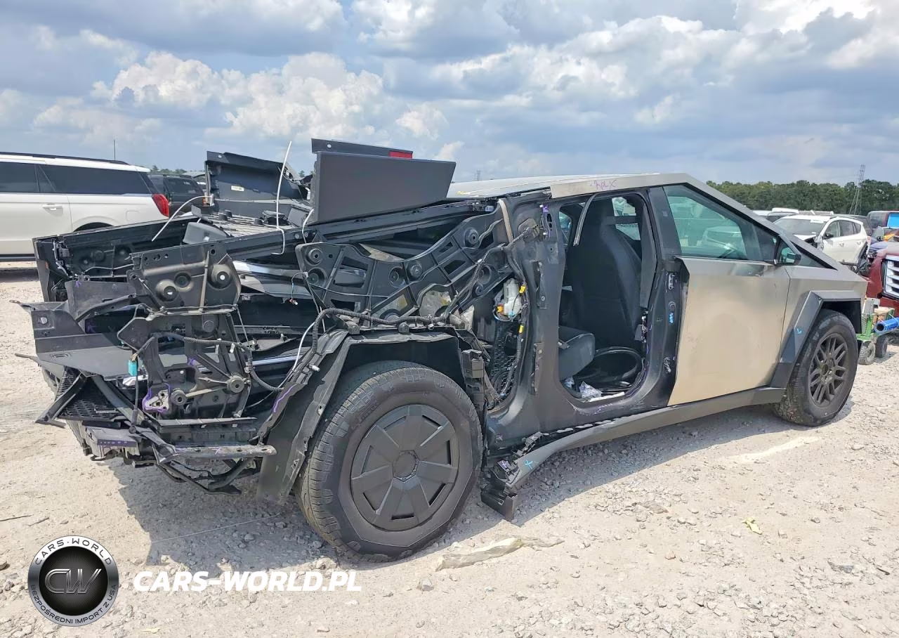 2025 Tesla Cybertruck VIN:7G2CEHED4SA079406 - 3