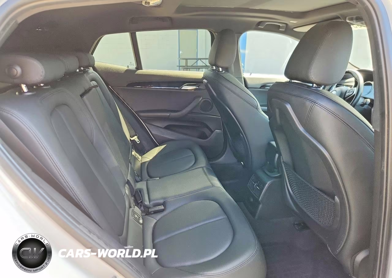 2018 BMW X2 xDrive28I VIN:WBXYJ5C33JEF75786 - 11