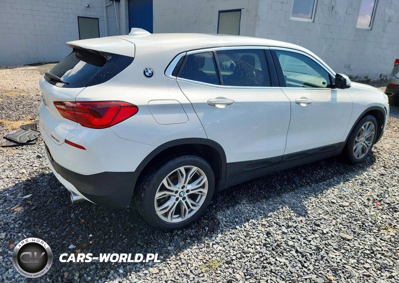 2018 BMW X2 xDrive28I VIN:WBXYJ5C33JEF75786 - 3