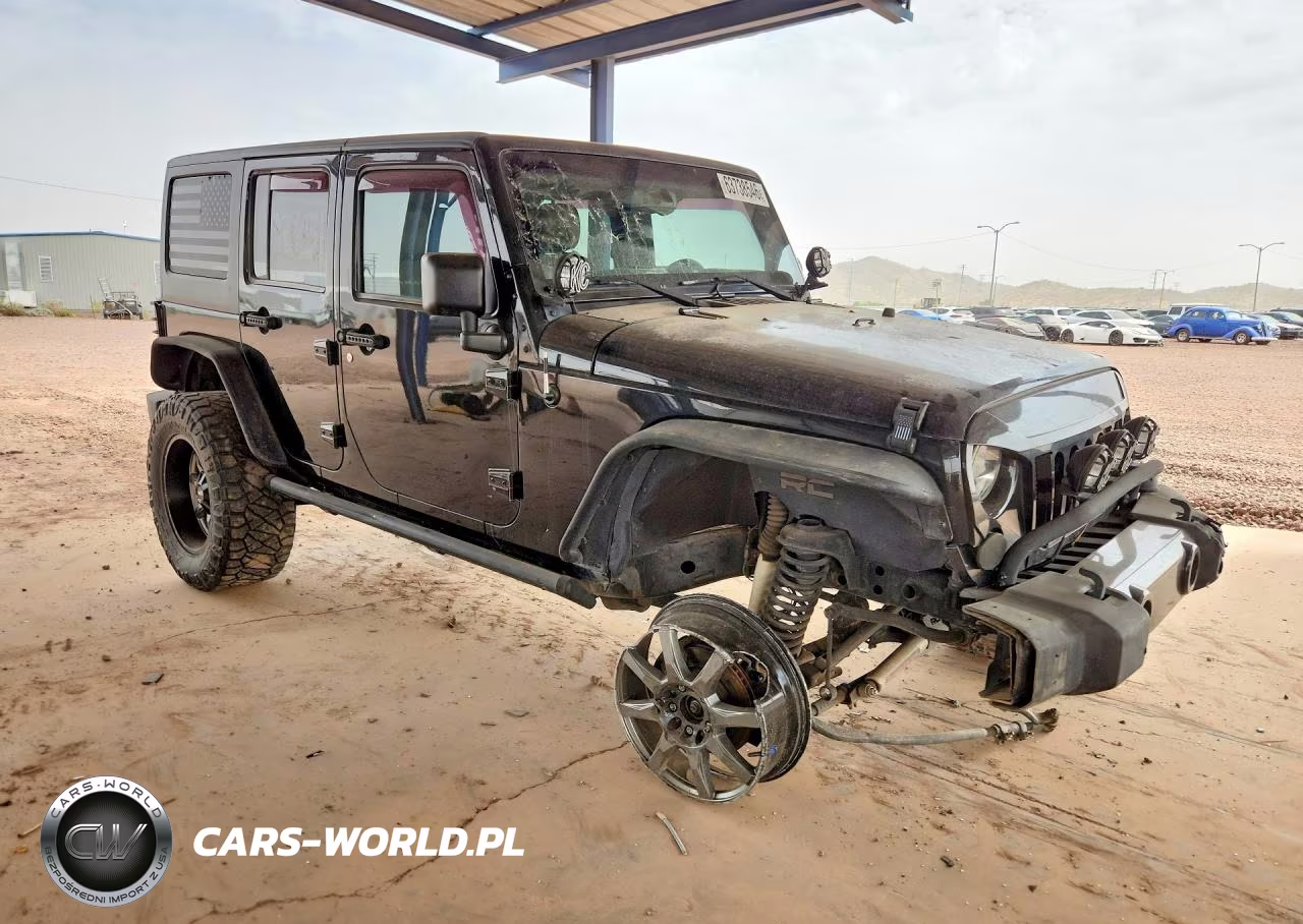 2014 Jeep Wrangler Unlimited Sahara VIN:1C4BJWEG9EL126572 - 4