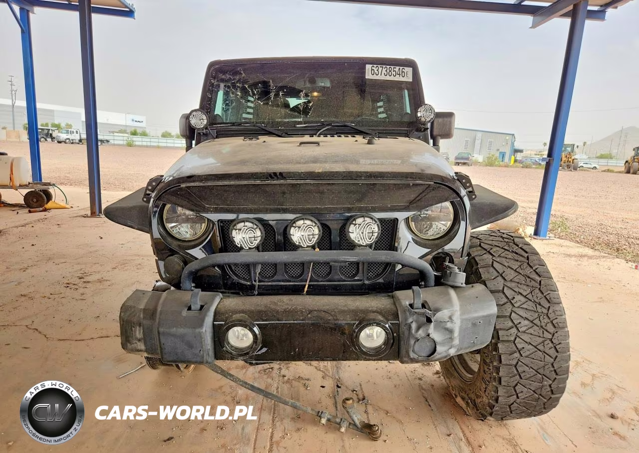 2014 Jeep Wrangler Unlimited Sahara VIN:1C4BJWEG9EL126572 - 5
