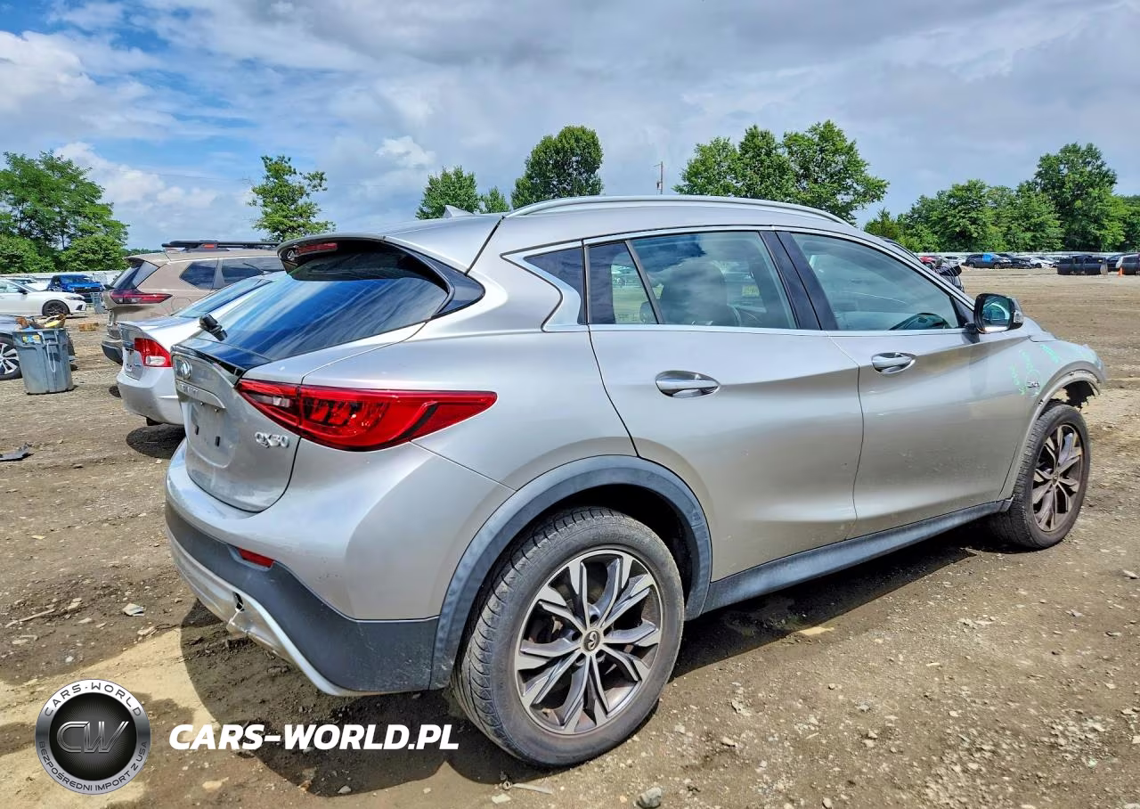 2017 Infiniti Qx30 Luxury VIN:SJKCH5CR1HA033119 - 3