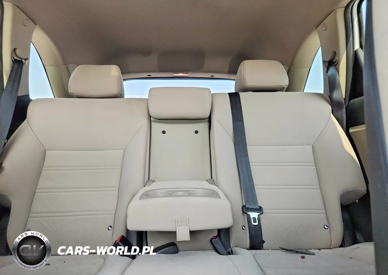 2018 Kia Sorento Lx VIN:5XYPG4A30JG386280 - 10