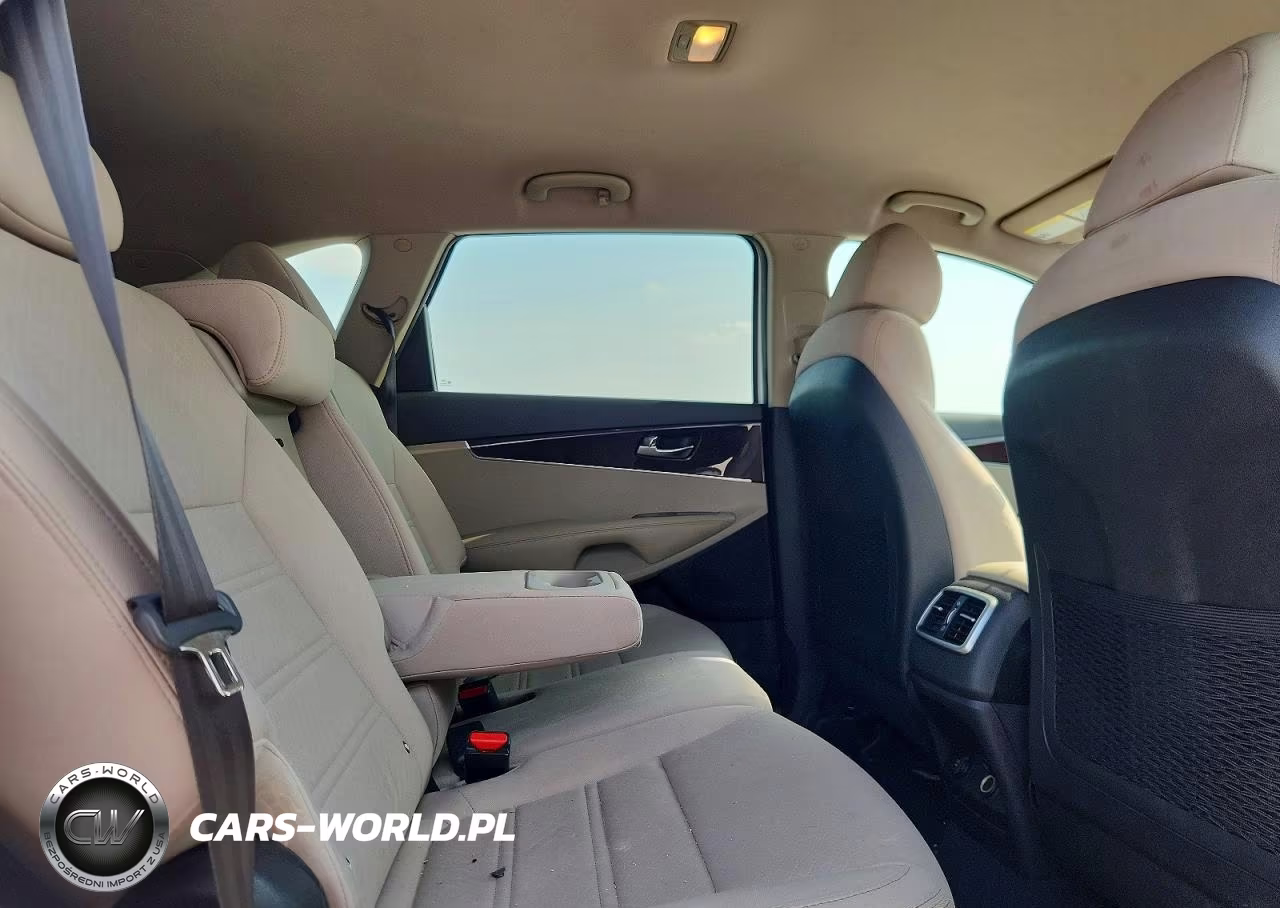 2018 Kia Sorento Lx VIN:5XYPG4A30JG386280 - 11
