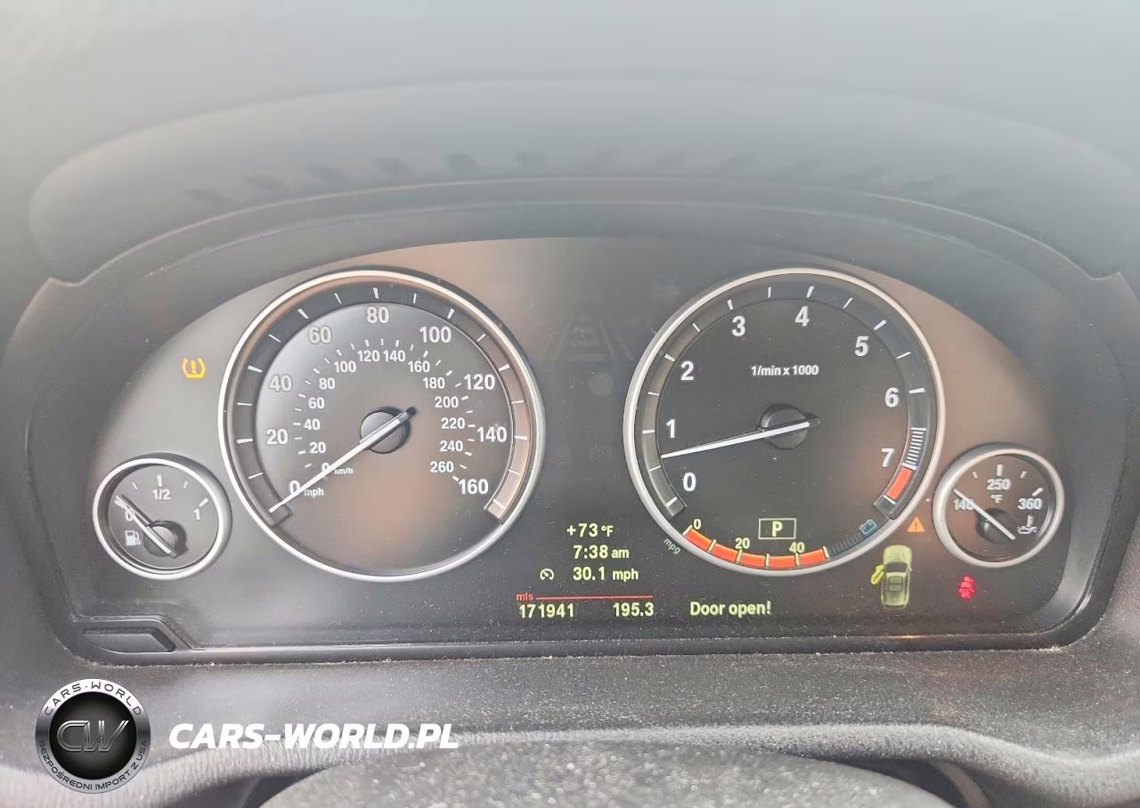 2012 BMW X3 xDrive28I VIN:5UXWX5C5XCL720787 - 9