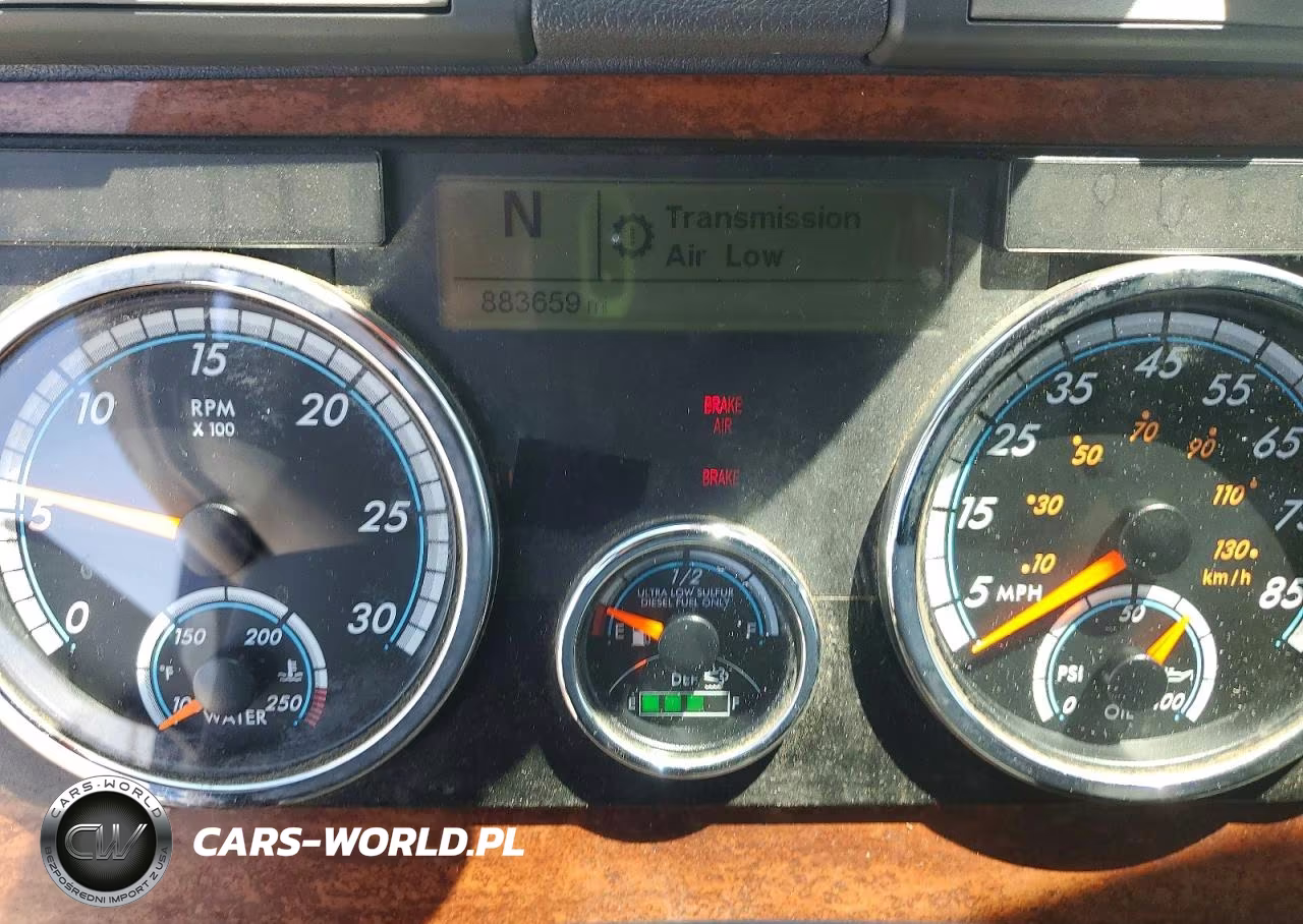 2016 Freightliner Cascadia 125 VIN:3AKJGLD5XGSGX8562 - 9