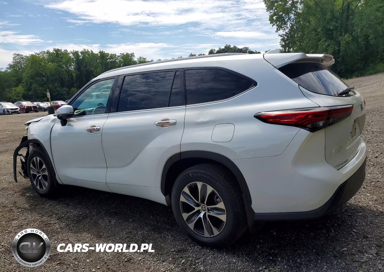 2022 Toyota Highlander Xle VIN:5TDGZRBH5NS576294 - 2
