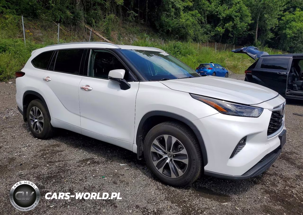 2022 Toyota Highlander Xle VIN:5TDGZRBH5NS576294 - 4