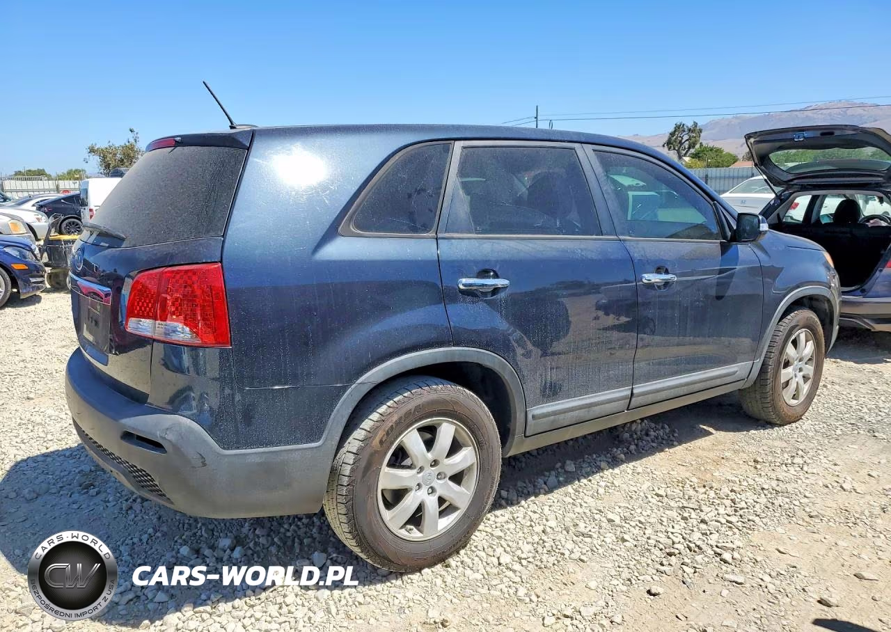 2012 Kia Sorento Lx VIN:5XYKT3A18CG241263 - 3
