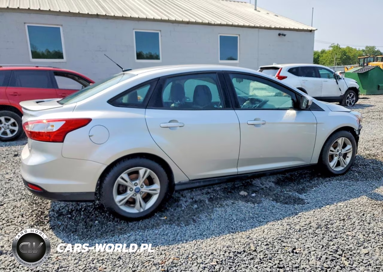 2012 Ford Focus Se VIN:1FAHP3F27CL442274 - 3