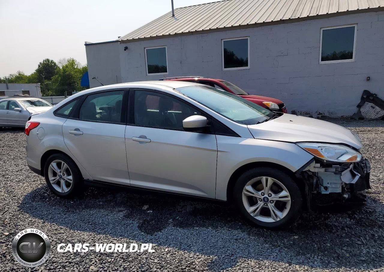 2012 Ford Focus Se VIN:1FAHP3F27CL442274 - 4