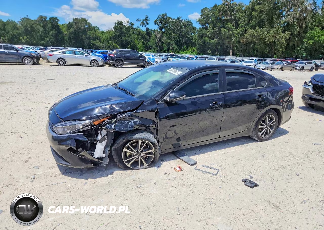 2023 Kia Forte Lxs – zdjęcie 1 z 12