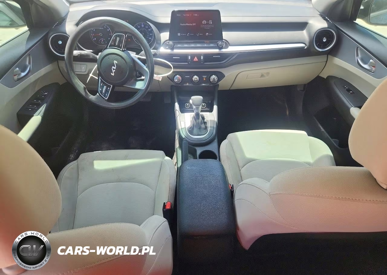 2023 Kia Forte Lxs VIN:3KPF24AD8PE553591 - 8