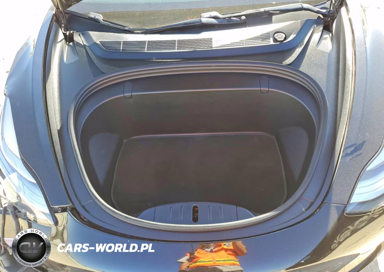 2018 Tesla Model 3 VIN:5YJ3E1EB6JF144184 - 11
