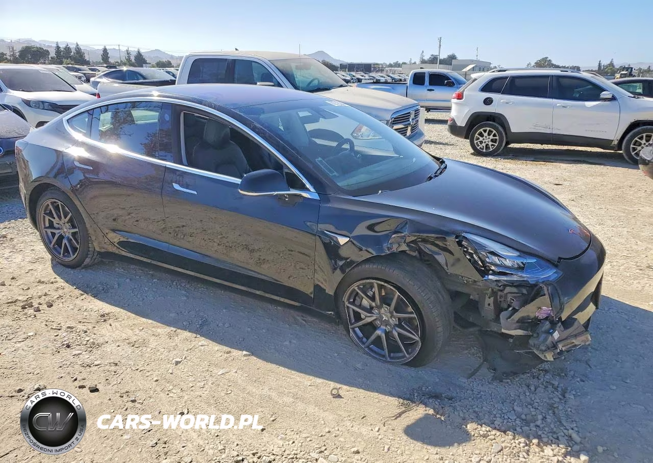 2018 Tesla Model 3 VIN:5YJ3E1EB6JF144184 - 4