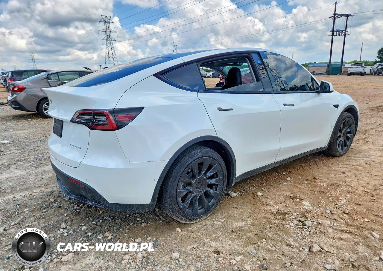 2021 Tesla Model Y VIN:5YJYGDEE5MF207131 - 3