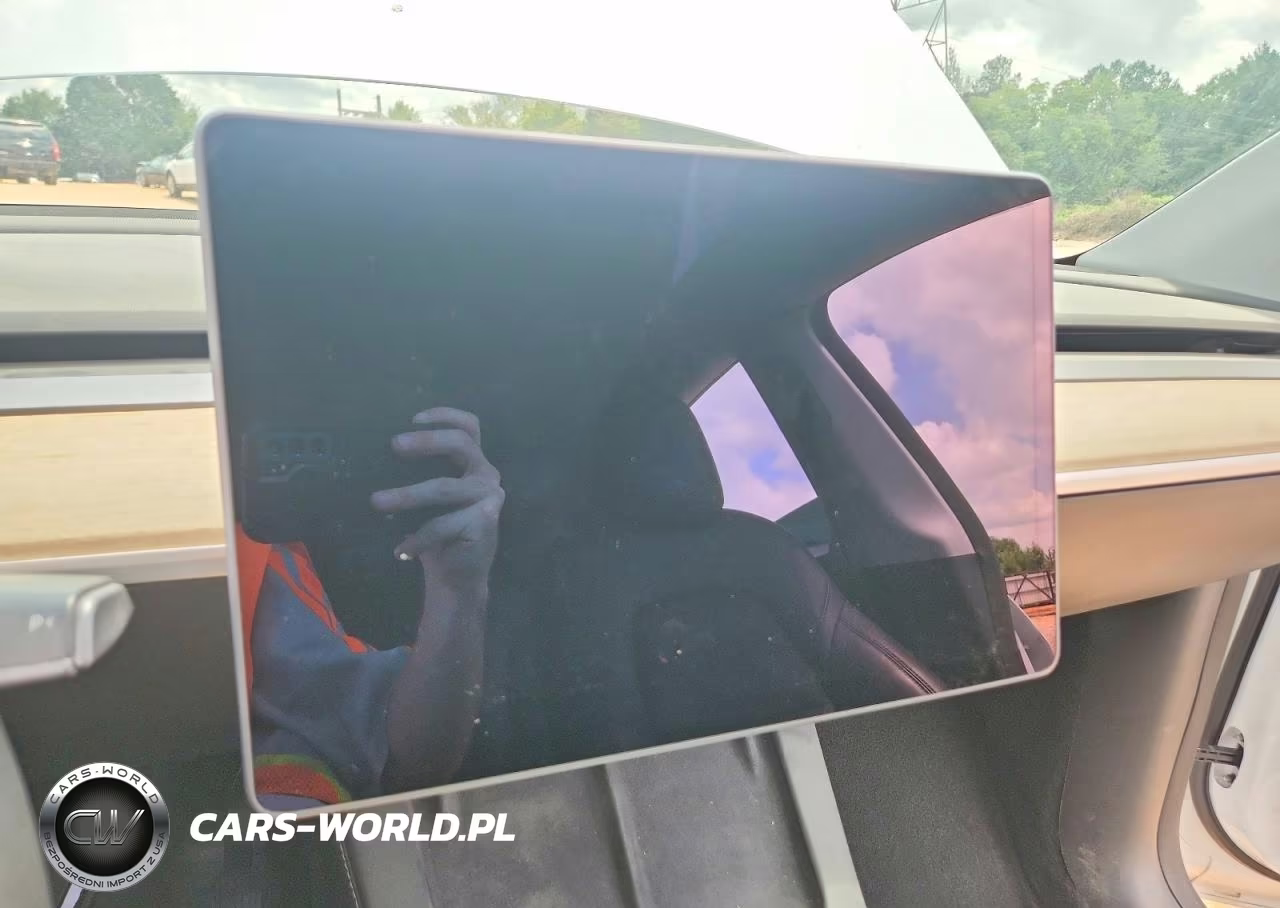 2021 Tesla Model Y VIN:5YJYGDEE5MF207131 - 9
