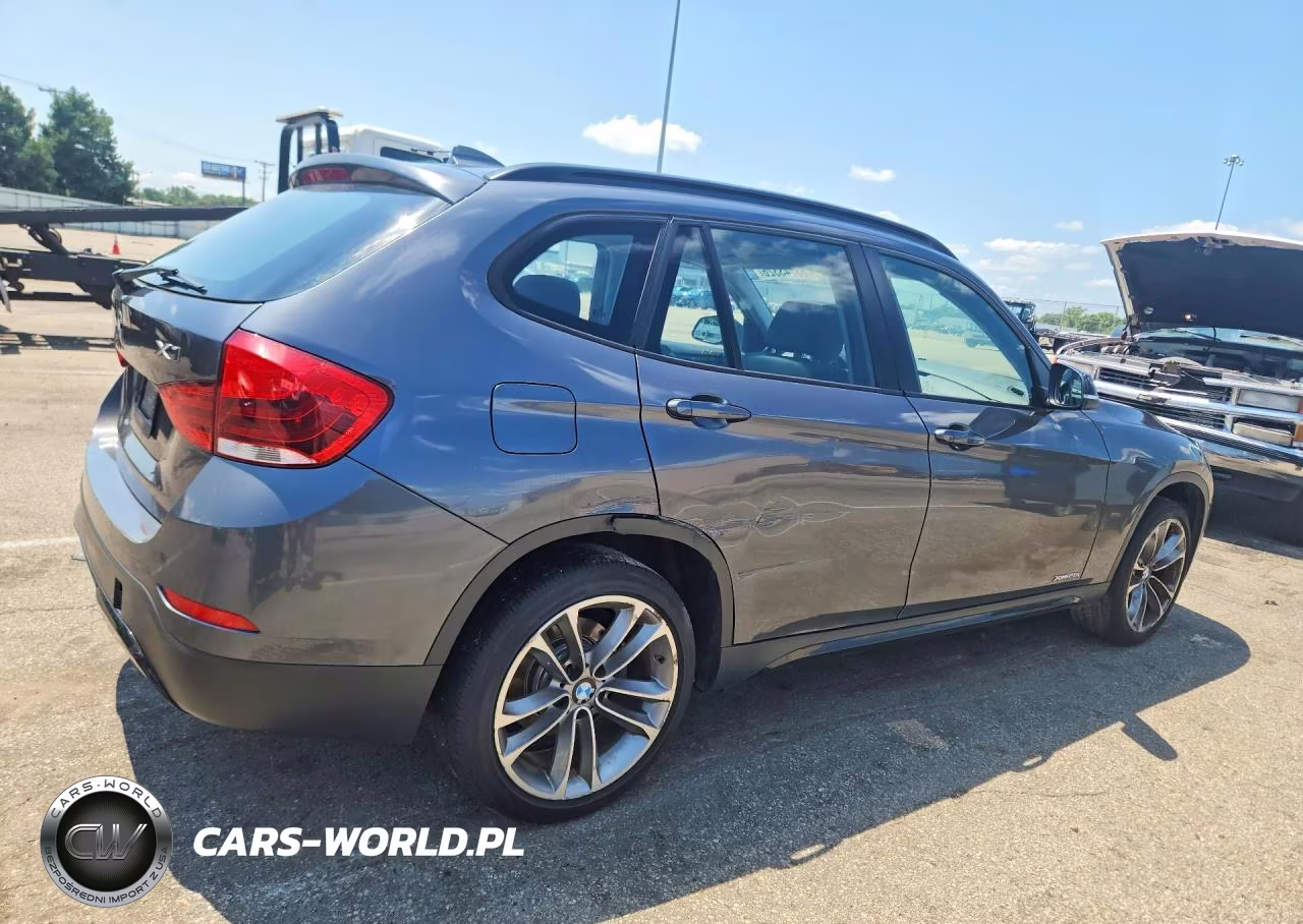 2014 BMW X1 xDrive28I VIN:WBAVL1C59EVY20854 - 3