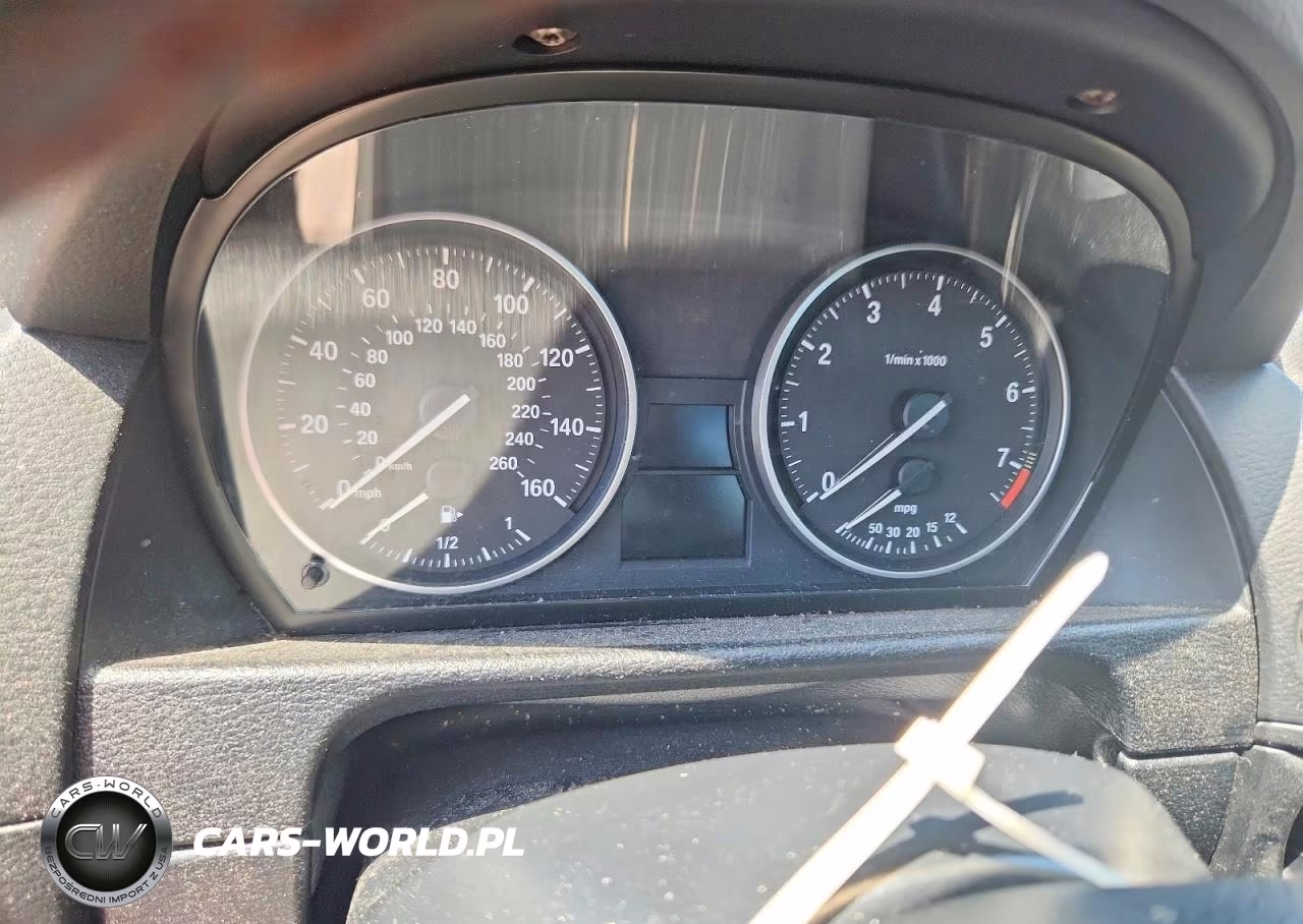 2014 BMW X1 xDrive28I VIN:WBAVL1C59EVY20854 - 9