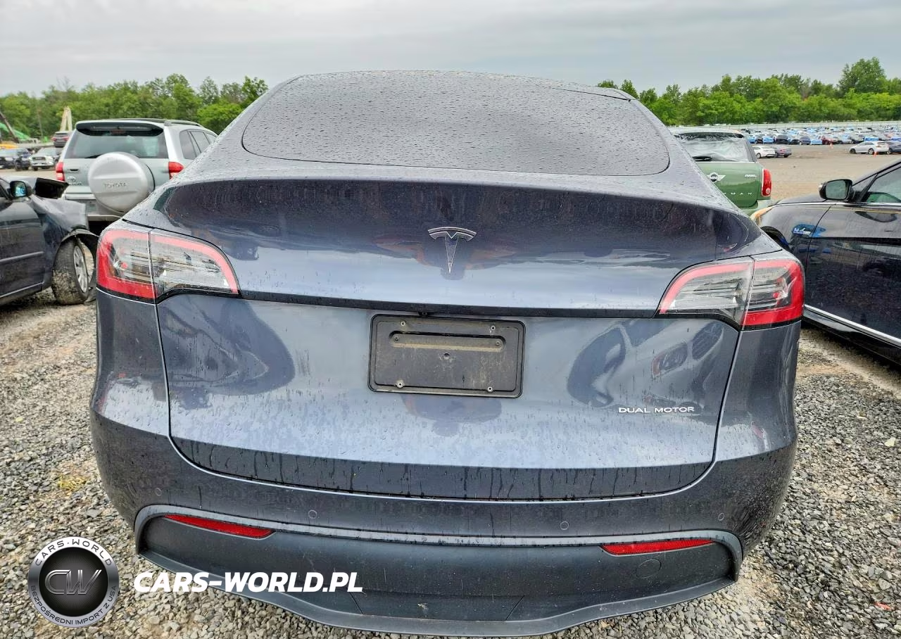 2022 Tesla Model Y VIN:7SAYGDEE4NF338751 - 6