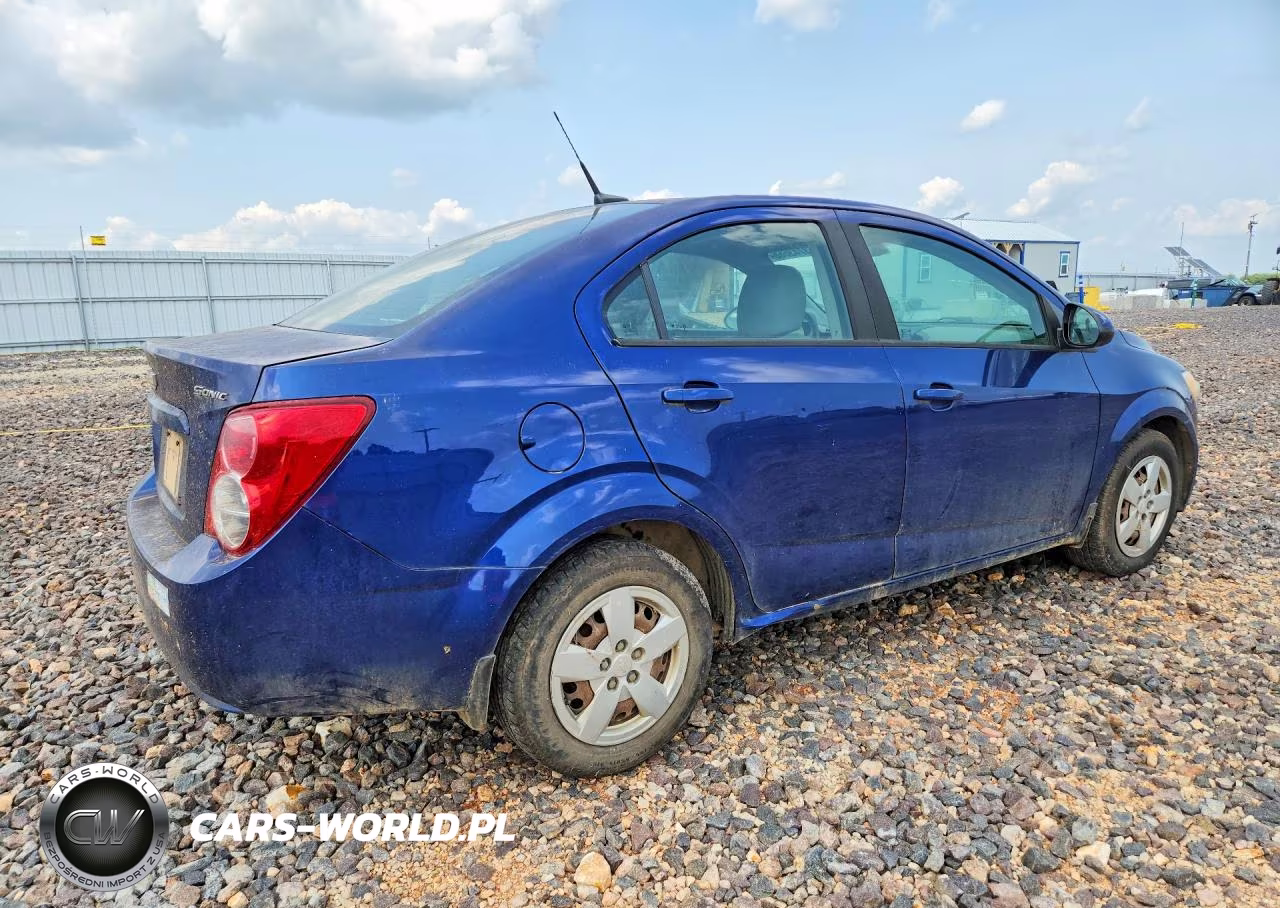 2013 Chevrolet Sonic Ls VIN:1G1JA5SHXD4238415 - 3