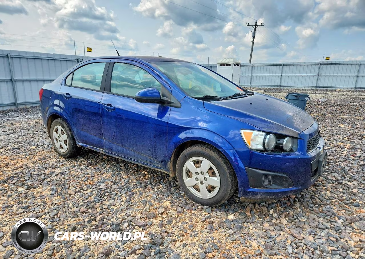 2013 Chevrolet Sonic Ls VIN:1G1JA5SHXD4238415 - 4