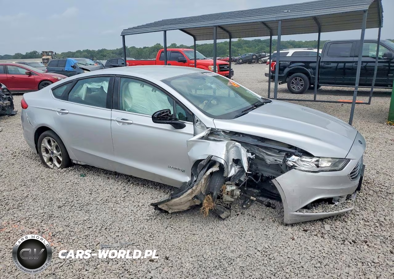 2018 Ford Fusion S Hybrid VIN:3FA6P0UU3JR100202 - 4