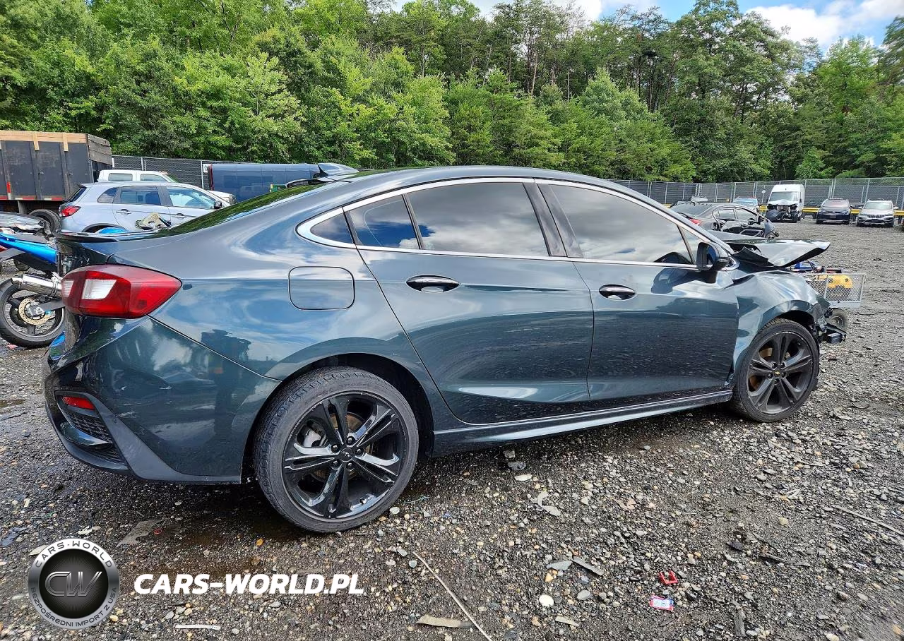 2017 Chevrolet Cruze Premier VIN:1G1BF5SM2H7132046 - 3