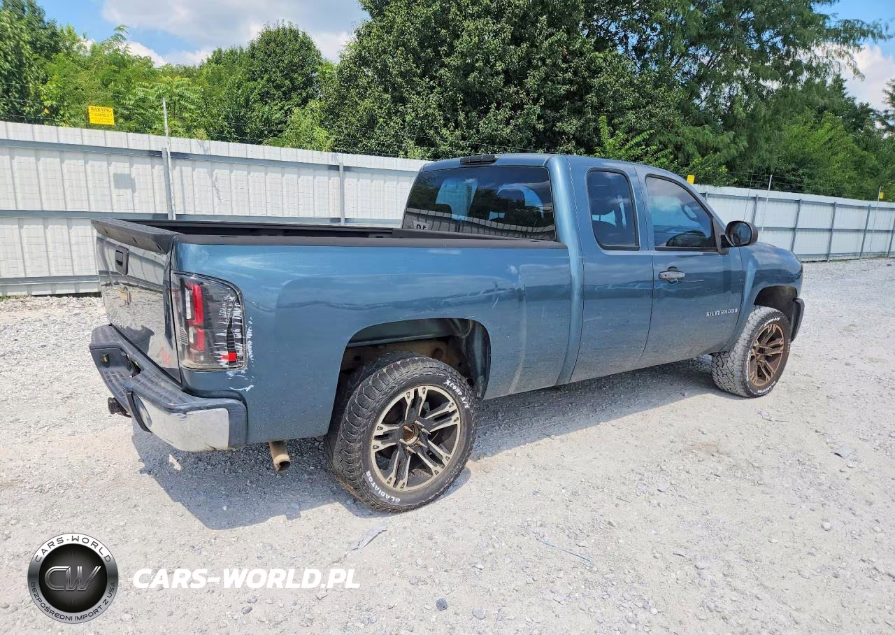 2008 Chevrolet Silverado C1500 VIN:1GCEC19X48Z211678 - 3