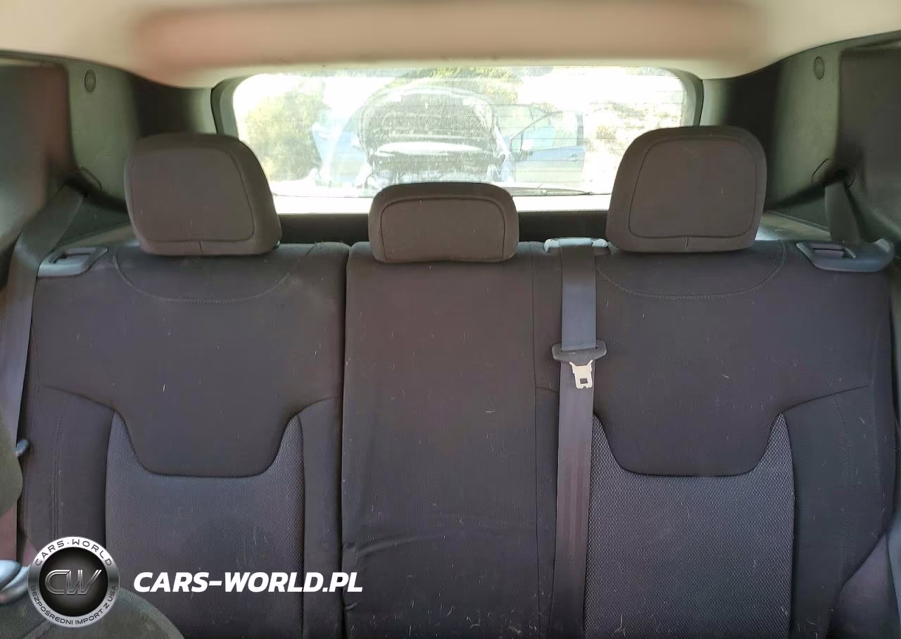 2018 Jeep Renegade Sport VIN:ZACCJBAB2JPJ16962 - 10