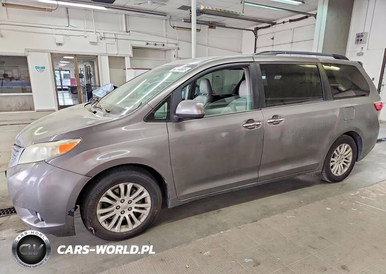 2016 Toyota Sienna Xle 8-Passenger