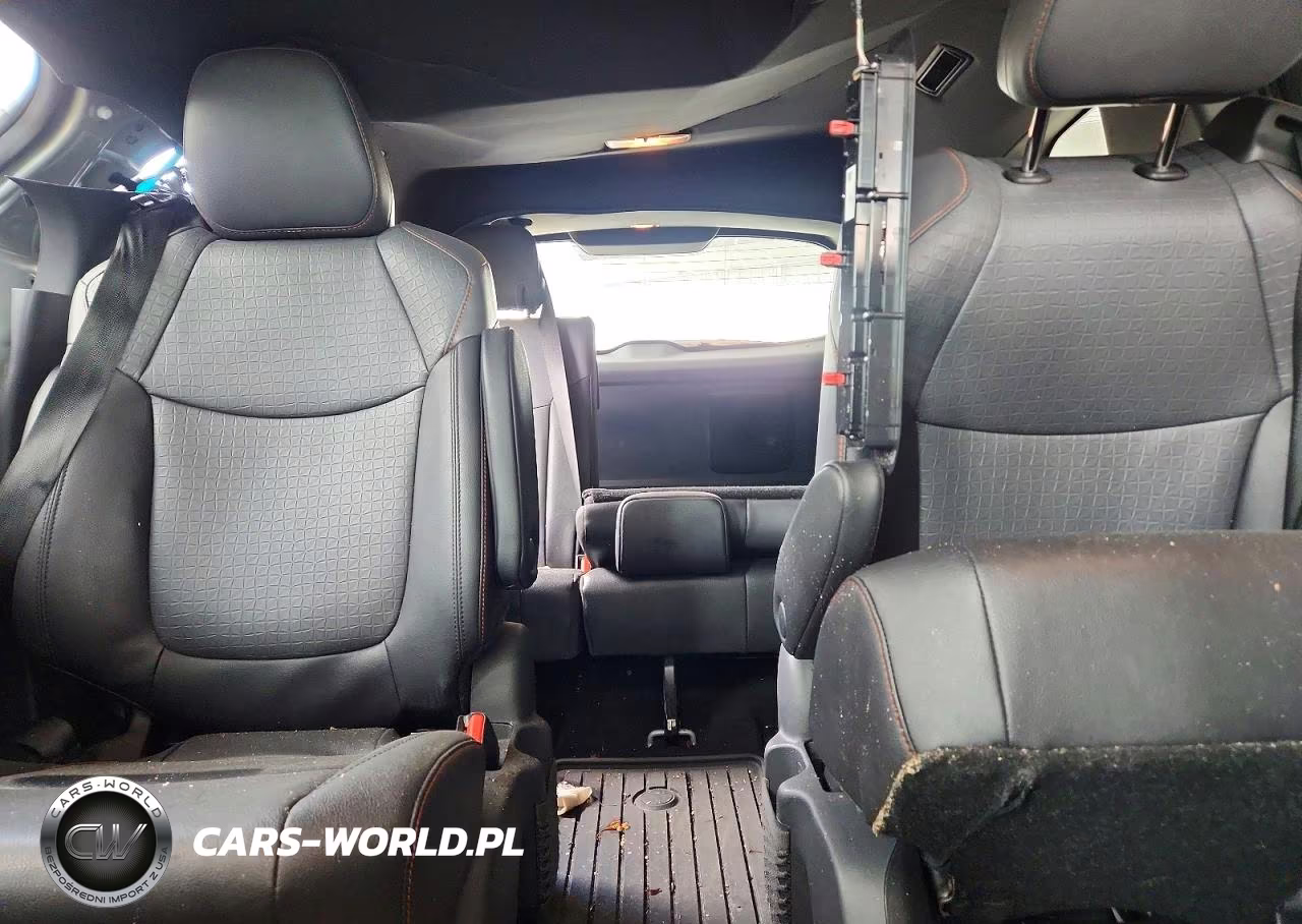 2023 Toyota Sienna Xse 7-Passenger VIN:5TDXRKEC1PS170586 - 10