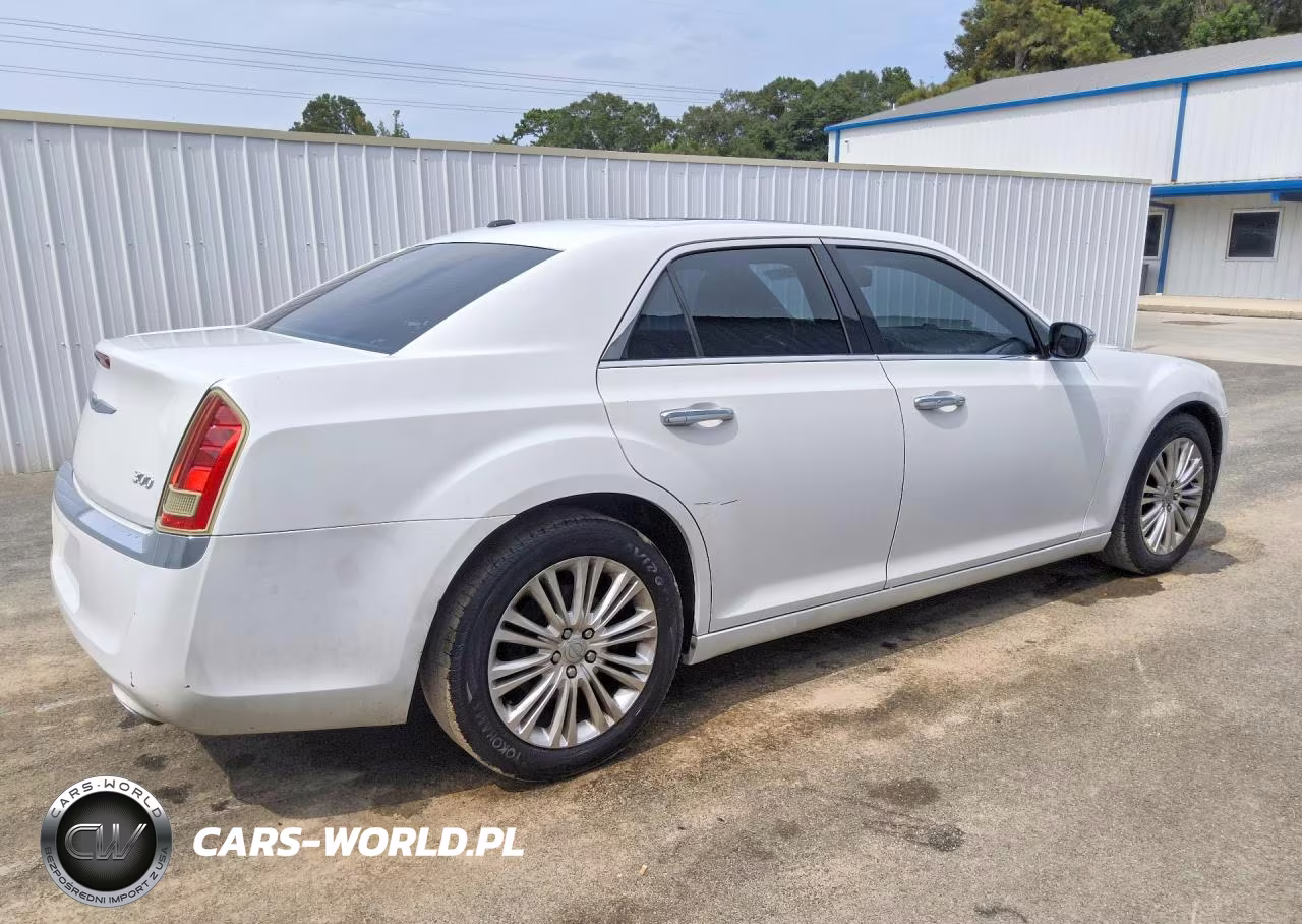 2012 Chrysler 300 Limited VIN:2C3CCAHG6CH115900 - 3