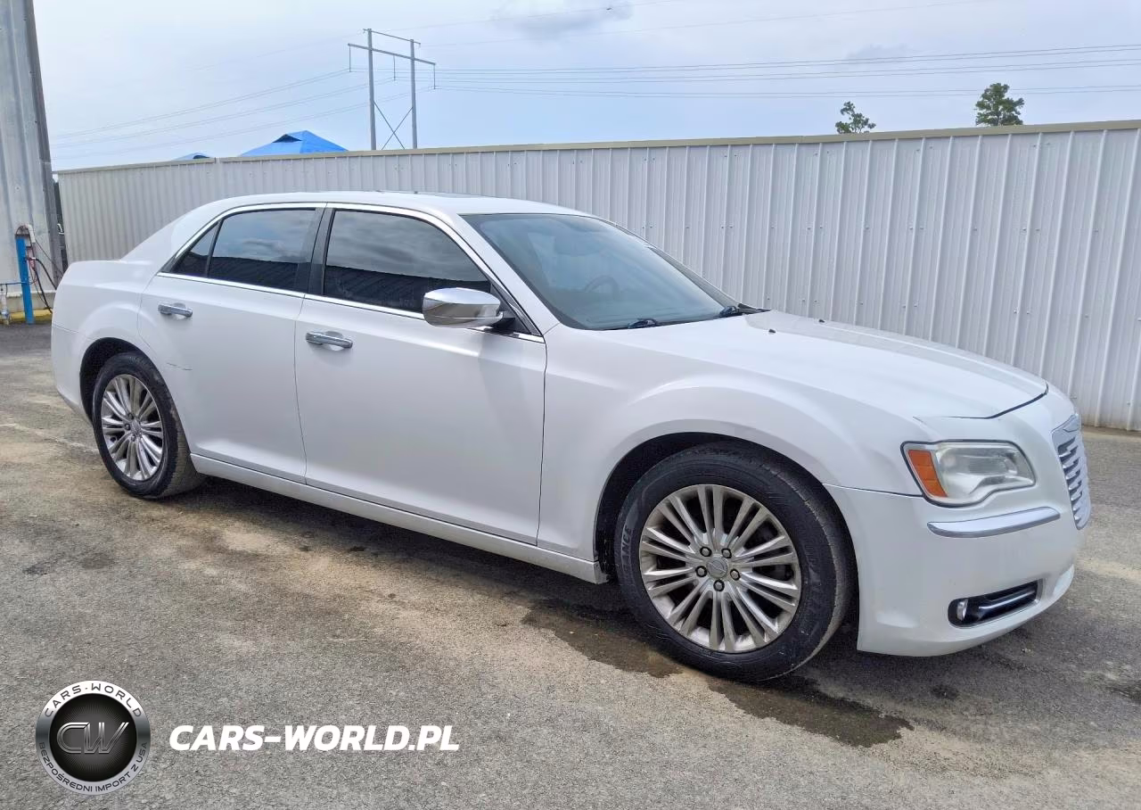 2012 Chrysler 300 Limited VIN:2C3CCAHG6CH115900 - 4