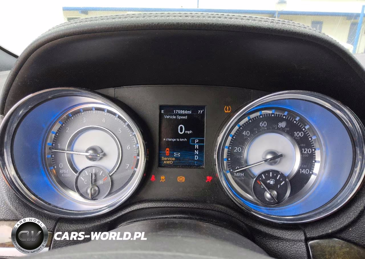 2012 Chrysler 300 Limited VIN:2C3CCAHG6CH115900 - 9