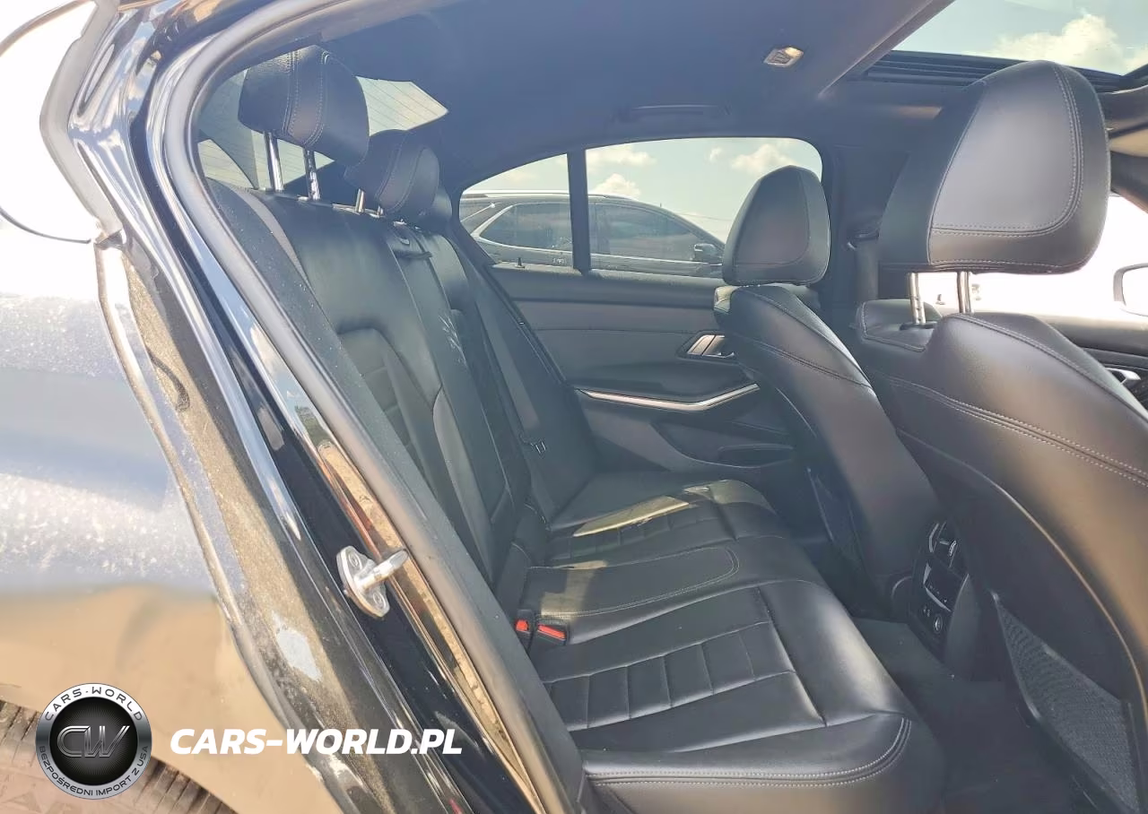 BMW 330XI VIN:3MW5R7J5XK8B02698 - 10
