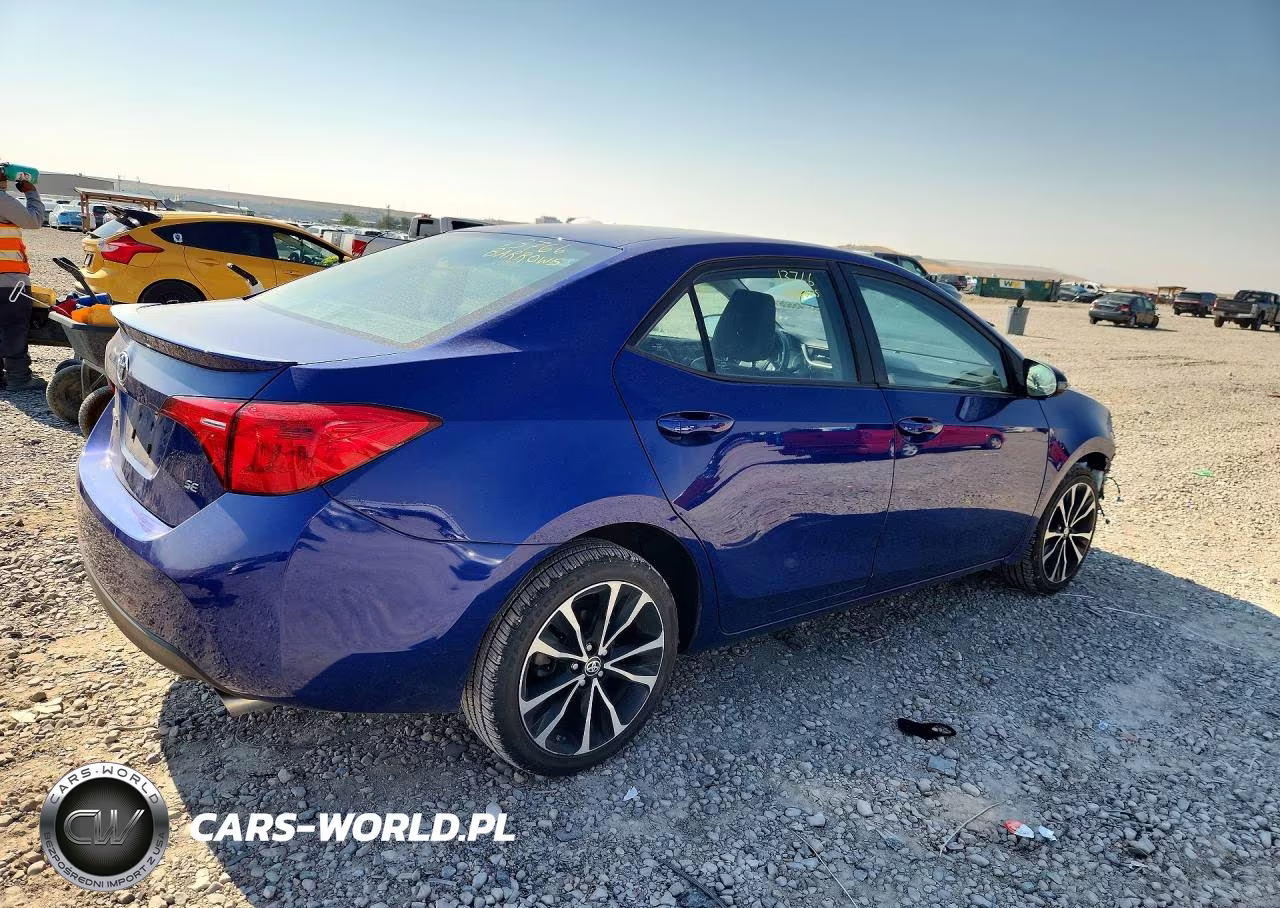 2017 Toyota Corolla Se VIN:2T1BURHE3HC951621 - 3