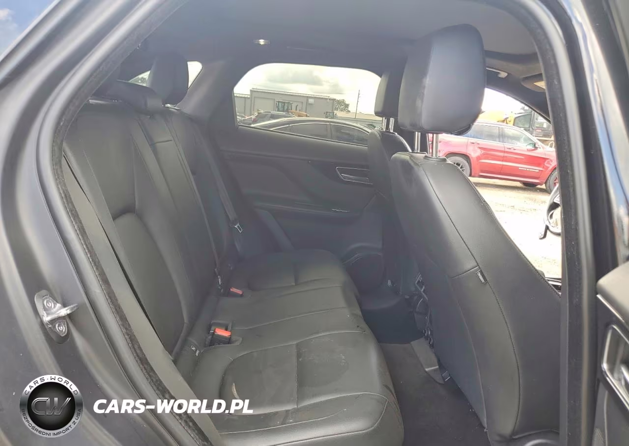2020 Jaguar F-Pace Premium VIN:SADCJ2FXXLA632954 - 11