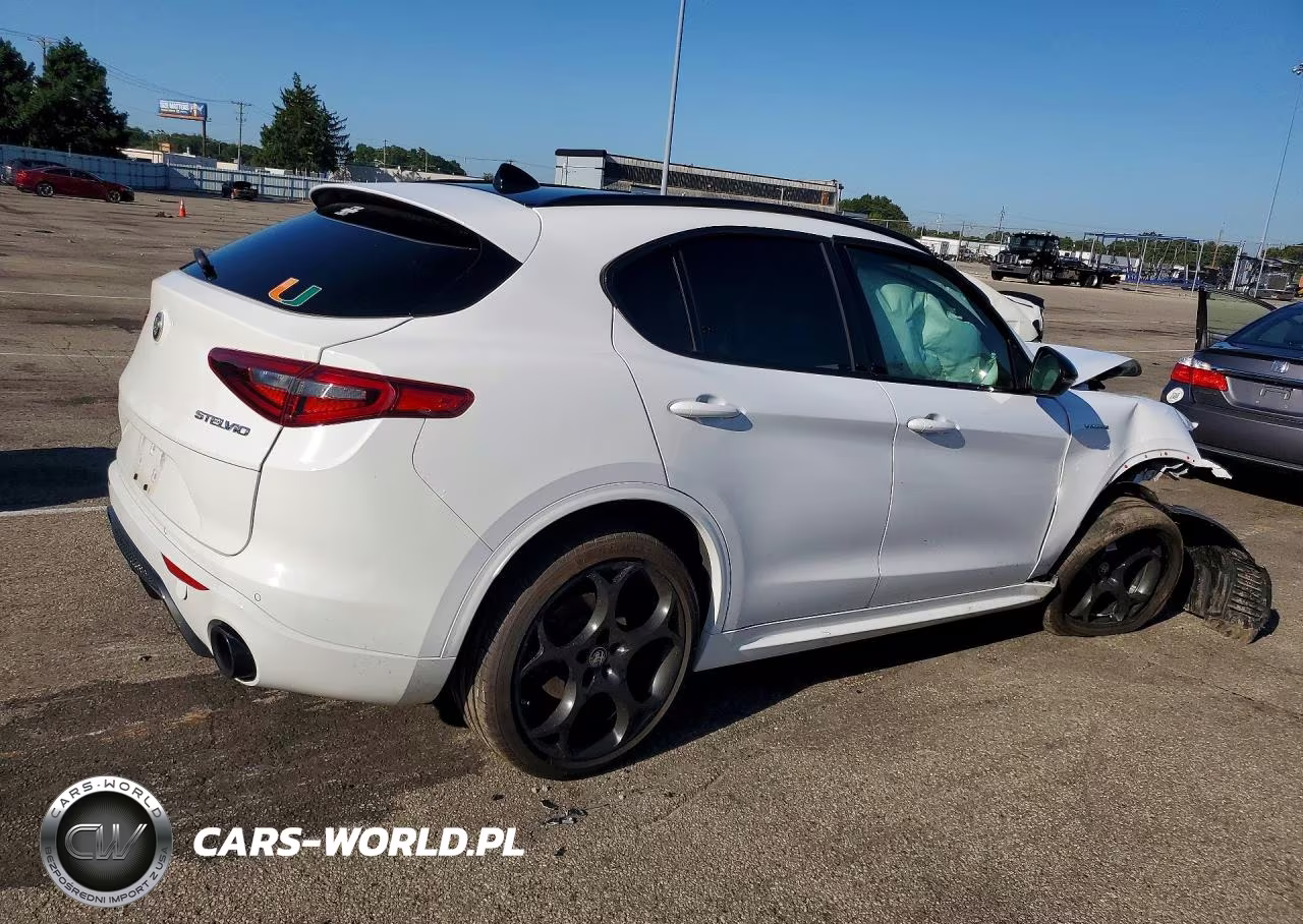2023 Alfa Romeo Stelvio Ti VIN:ZASPAKBNXP7D65052 - 3