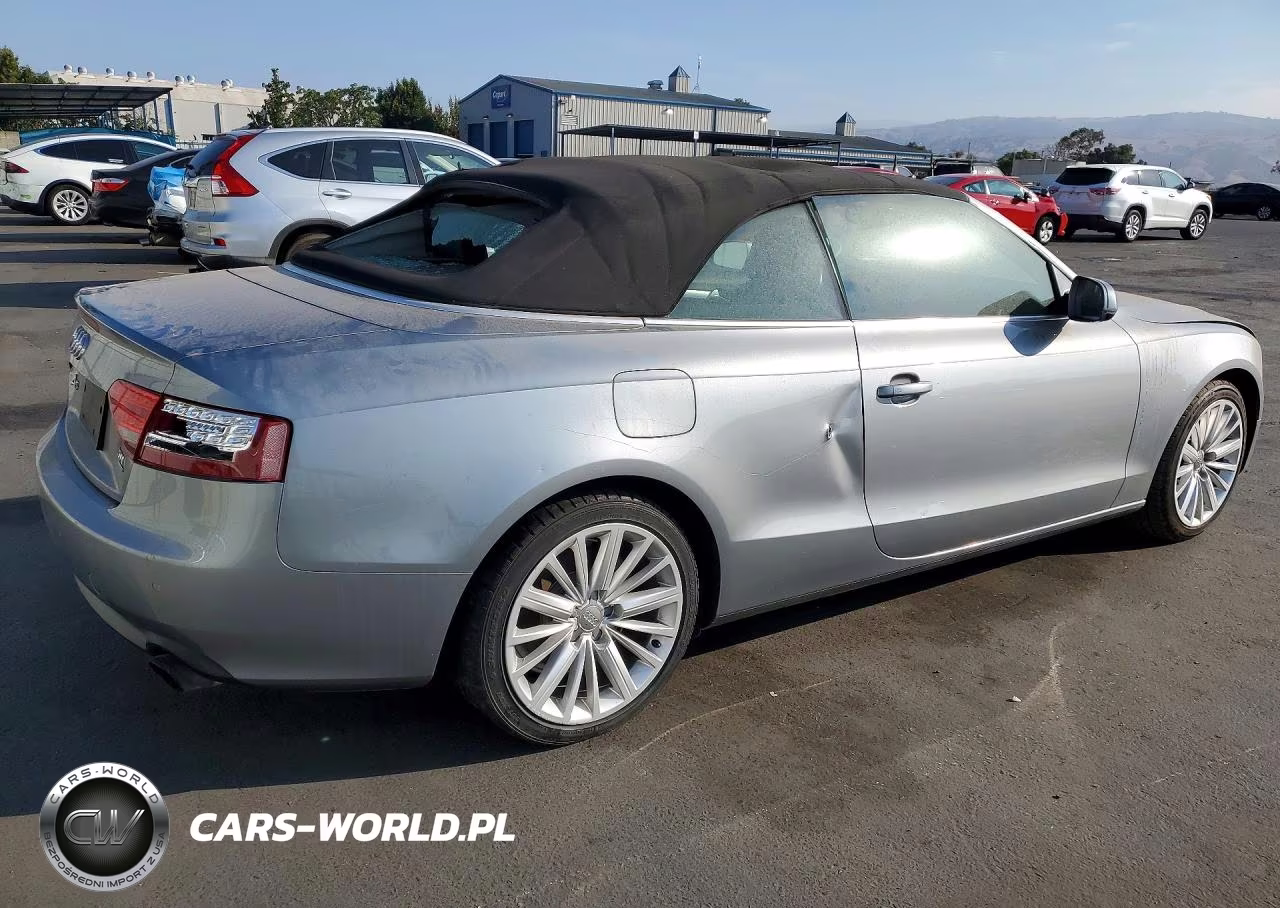 2011 Audi A5 Premium Plus VIN:WAULFAFH4BN013898 - 3