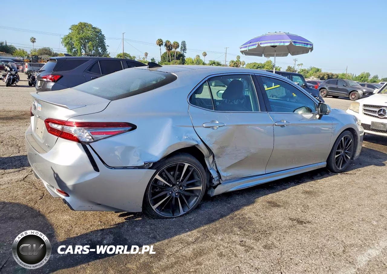 2018 Toyota Camry Xse V6 VIN:4T1BZ1HK2JU016152 - 3