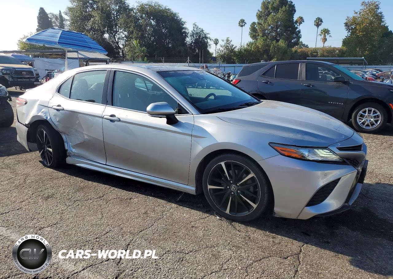 2018 Toyota Camry Xse V6 VIN:4T1BZ1HK2JU016152 - 4