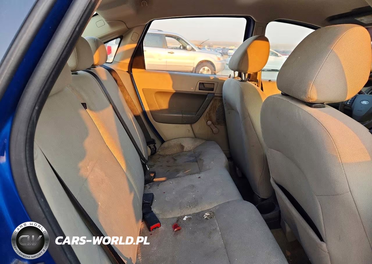 2010 Ford Focus S VIN:1FAHP3EN0AW263260 - 10