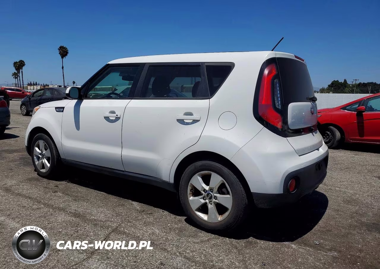 2018 Kia Soul Base VIN:KNDJN2A24J7558184 - 2