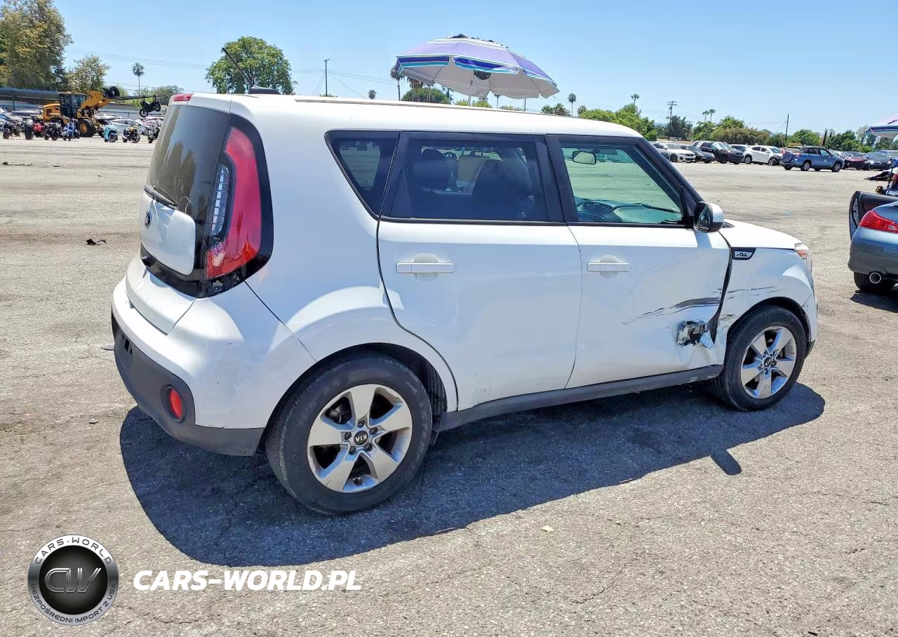 2018 Kia Soul Base VIN:KNDJN2A24J7558184 - 3