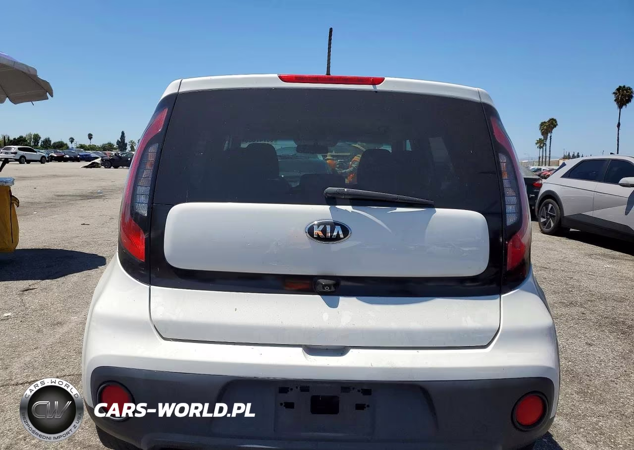 2018 Kia Soul Base VIN:KNDJN2A24J7558184 - 6