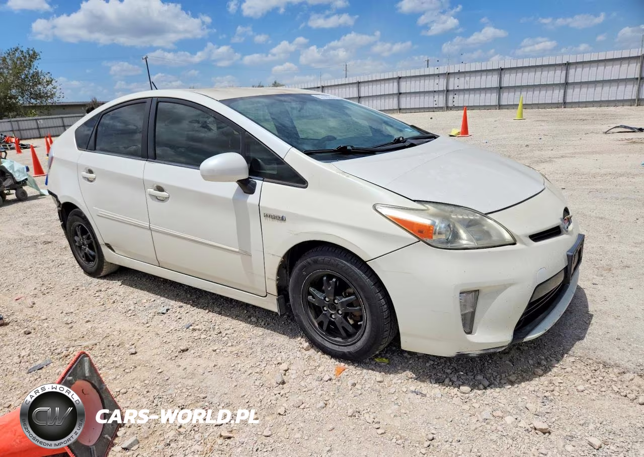 2012 Toyota Prius Three VIN:JTDKN3DU8C1496012 - 4